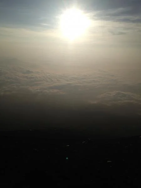Au dessus des nuages — Mont Fuji (Japon)