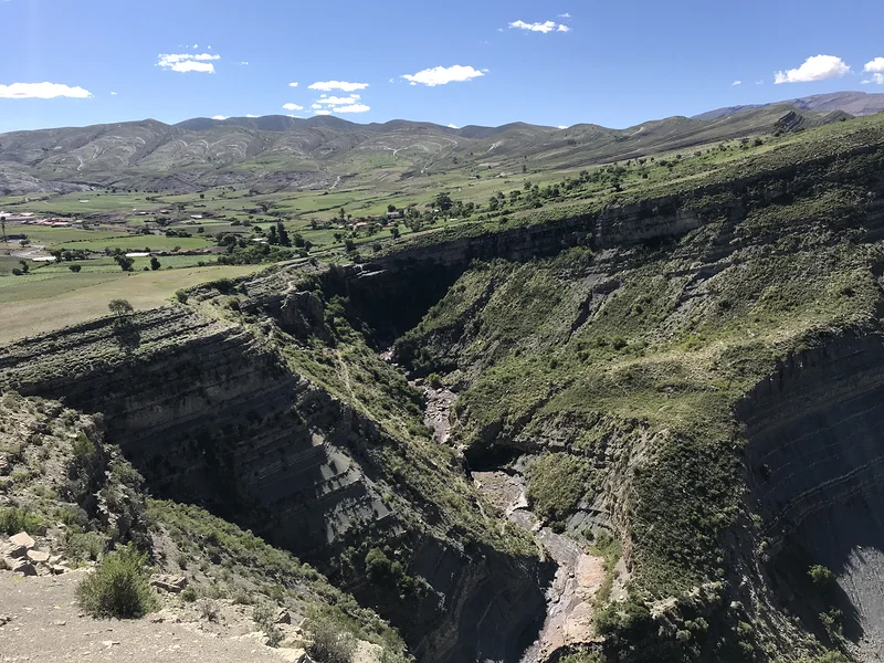 Vue sur la Casacade et le Village Maragua — Sucre (Bolivie)
