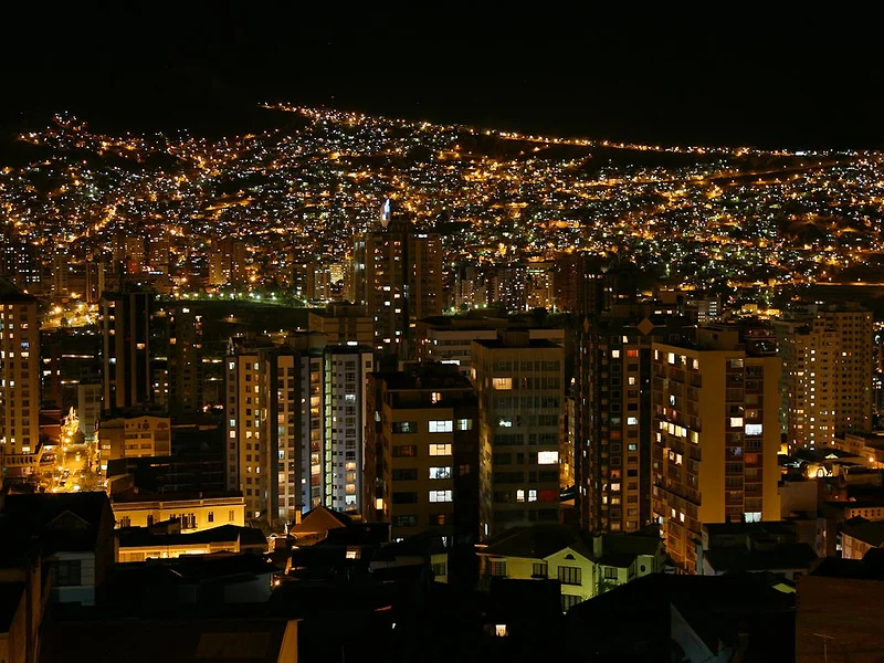 Bolivie - La Paz de nuit 2 ©Thaki Voyage — La Paz (Bolivie)