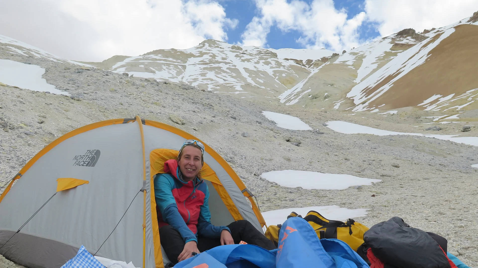 Anne Bialek au campement   Alto Toroni ©Thaki Voyage — Sillajhuay (Bolivie)