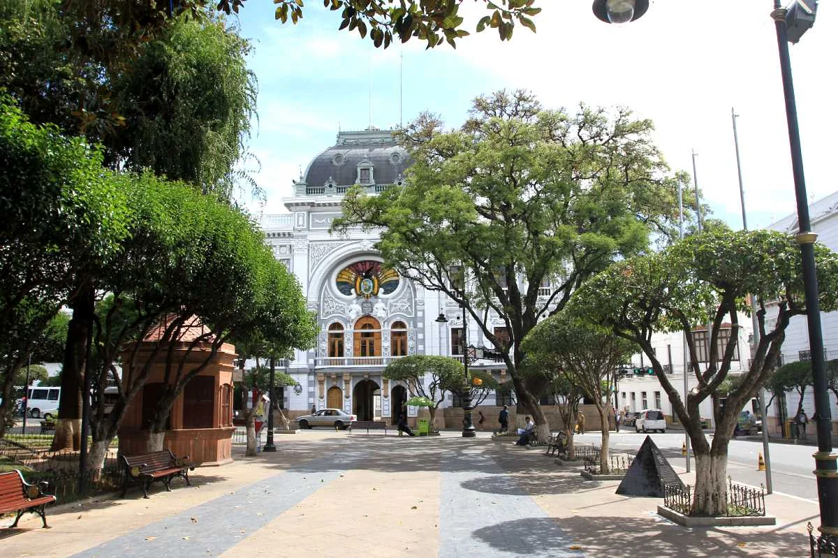 Bolivie   Sucre plaza 25 de Mayo  ©Thaki Voyage — Plaza 25 de Mayo (Bolivie)