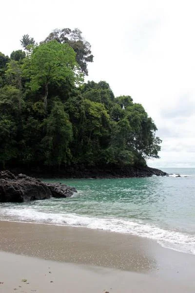 Plage isolée — Parc National Manuel Antonio (Costa Rica)