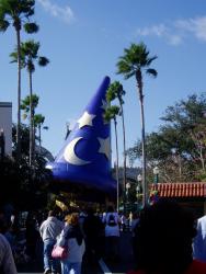 Le chapeau géant de MGM