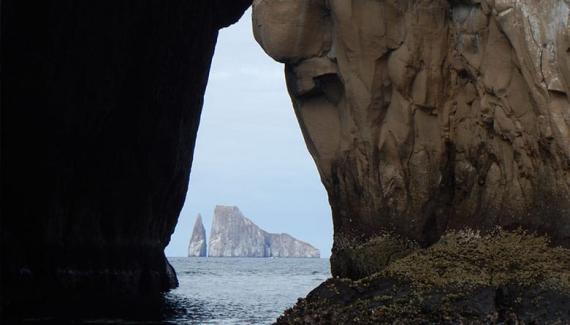 Kicker Rock, vu depuis le Cerro Brujo