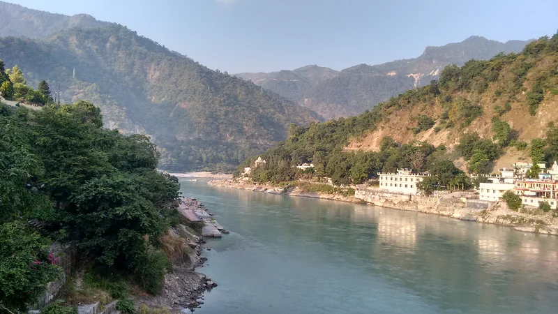 Le Gange au pied de l'Himalaya — Rishikesh (Inde)
