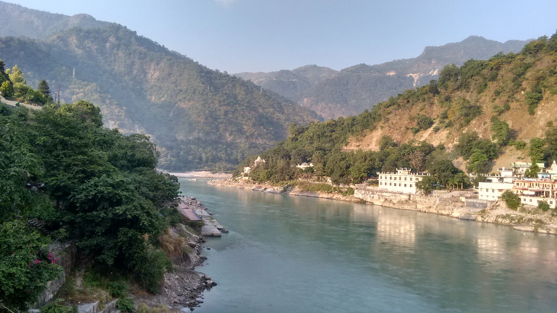 Le Gange au pied de l'Himalaya — Rishikesh (Inde)