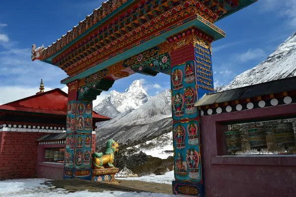 Entrée du Monastère de Dingboche (Népal)