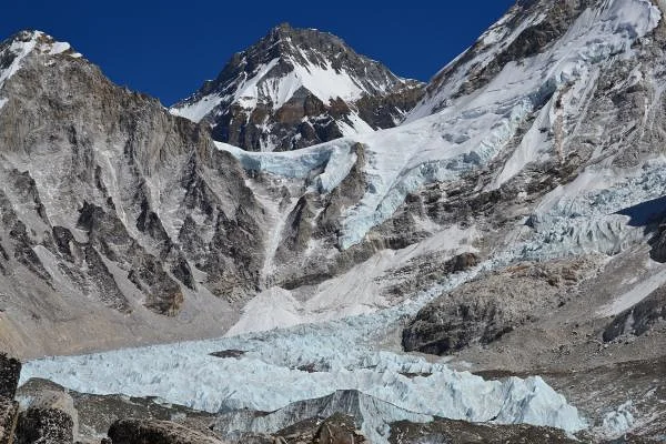 L'Everest et son glacier (Népal)