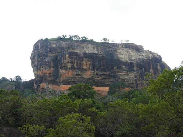 Rocher du Lion - Sigiriya Rocher du Lion - Sigiriya — Sigiriya (Sri Lanka)