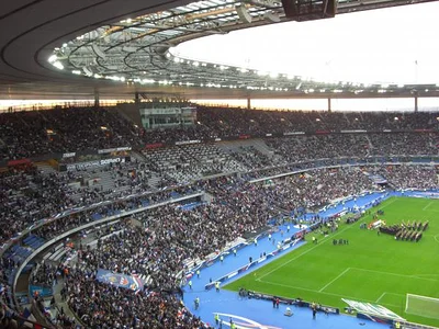 La tribune présidentielle (Ouest)