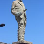 Statue Benito Quinquela Martín