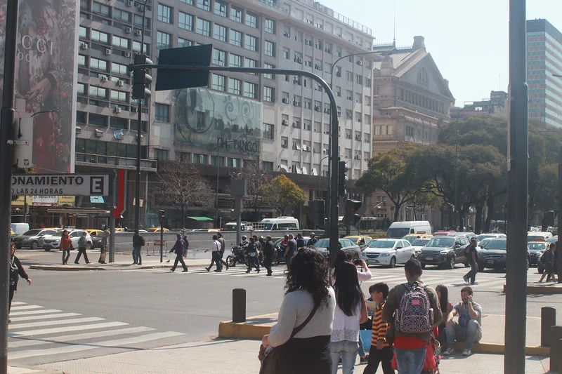 Avenida 9 de Julio — Teatro Colon (Argentine)