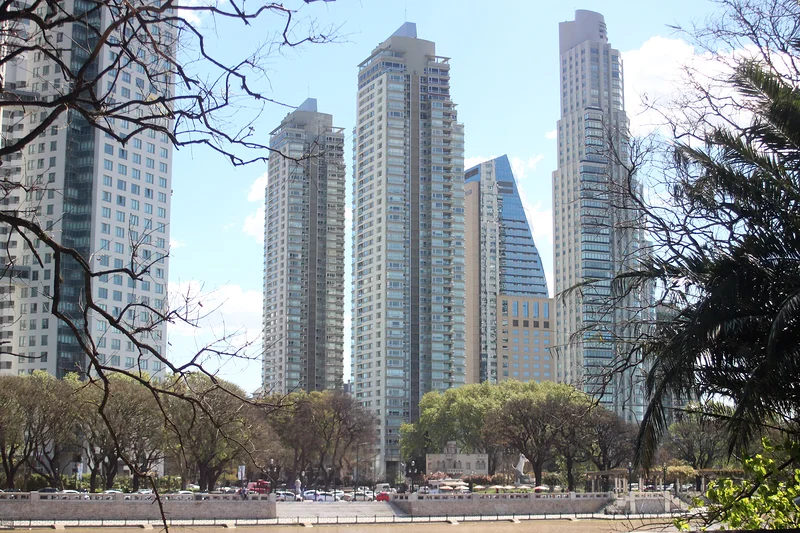 Rascacielos, Puerto Madero — Buenos Aires (Argentine)