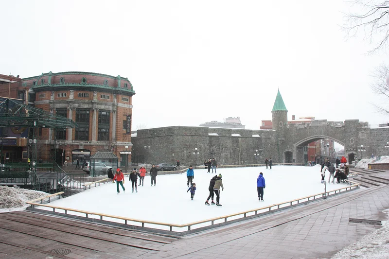 Place d'Youville — Québec (Canada)