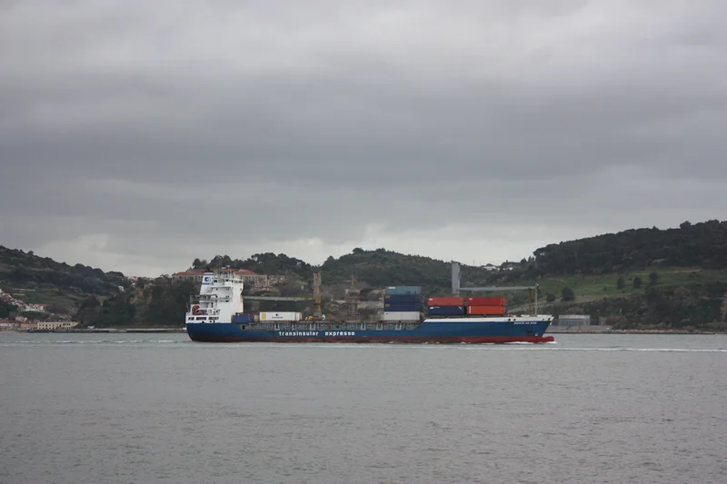 O barco — Lisbonne (Portugal)
