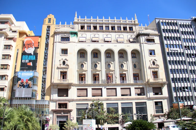 Plaça de l'Ajuntament — Place de la Mairie (Espagne)