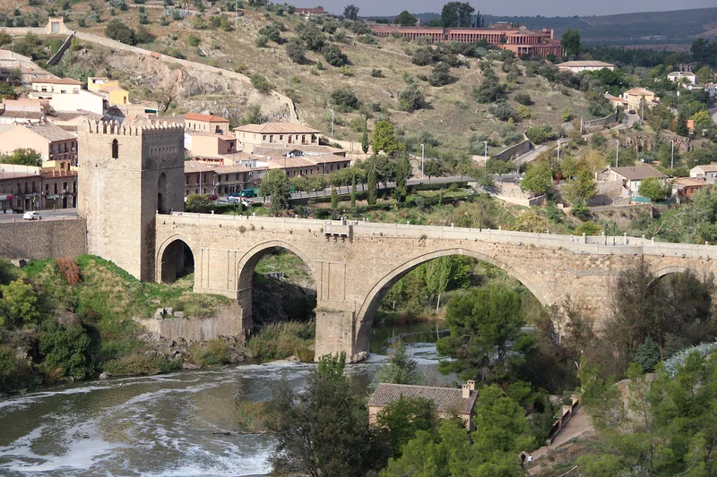 Puente San Martin — Pont San Martin (Espagne)