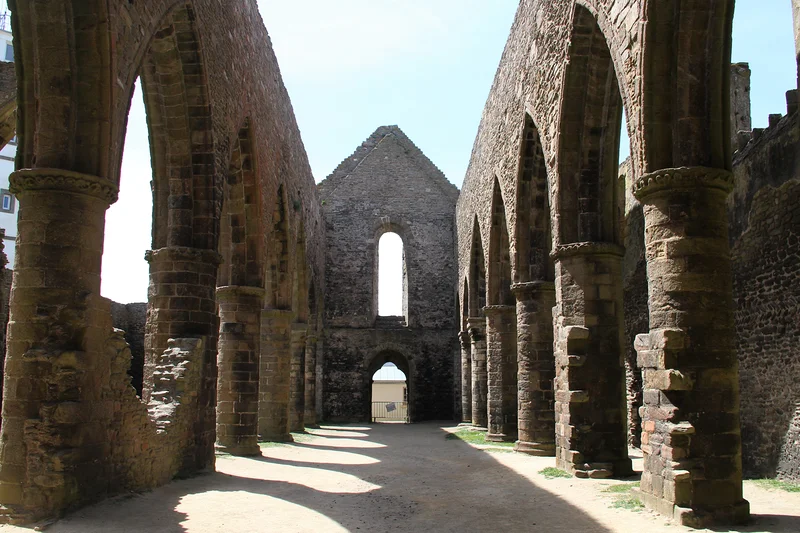 Abbaye Saint-Mathieu de Fine-Terre — Phare de Pointe Saint-Mathieu (France)