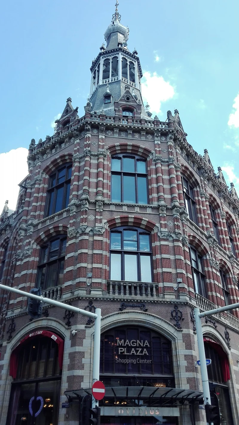 Magna Plaza — Place du Dam (Pays-Bas)