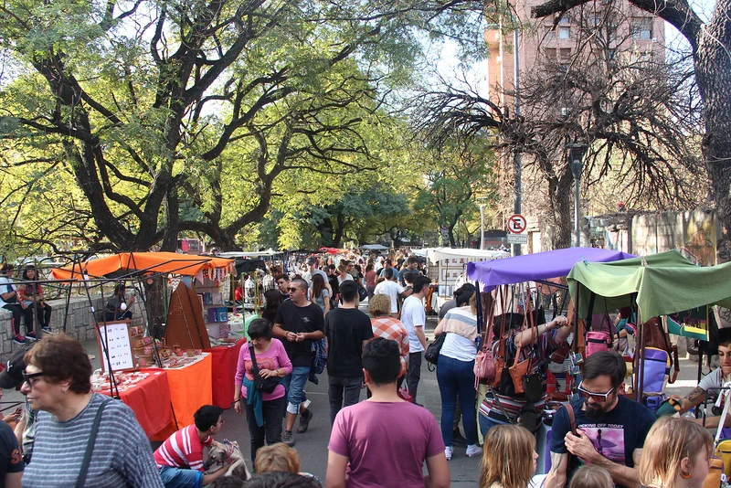 Feria Artesanal Laprida — Córdoba (Argentine)