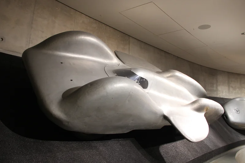 Mercedes-Benz Museum — Musée Mercedes Benz (Allemagne)