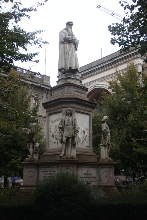 Statue de Léonard de Vinci