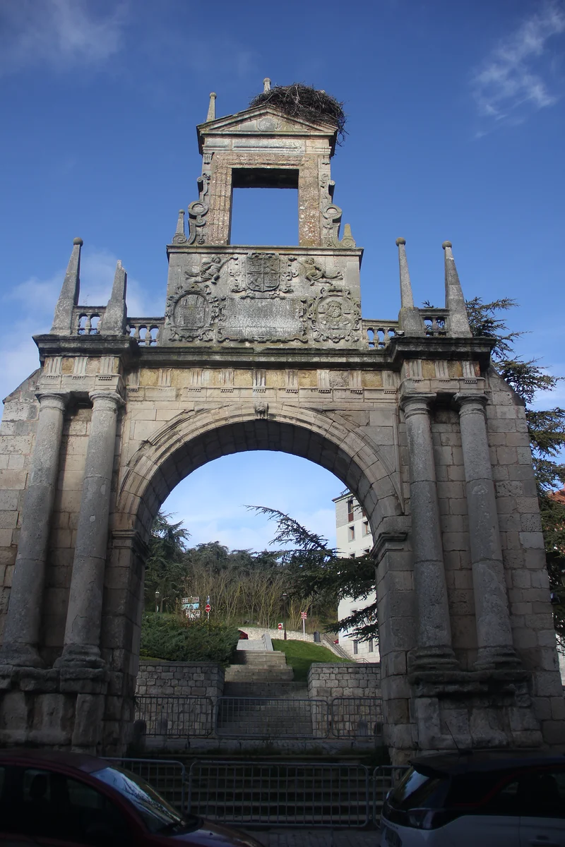 Arco de Fernán González — Burgos (Espagne)