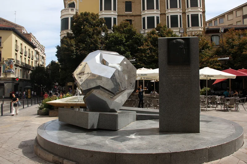 Monumento a José Sinués y Urbiola — Saragosse (Espagne)