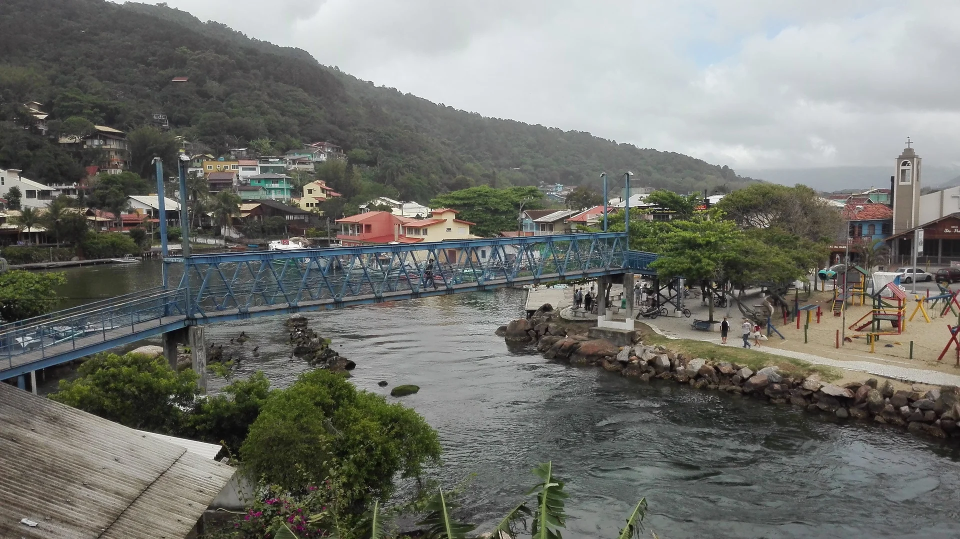 O Puente Pênsil — Plage de Barra da Lagoa (Brésil)