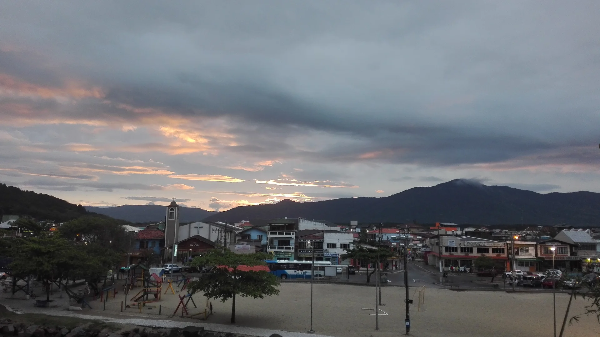 Pôr do Sol — Plage de Barra da Lagoa (Brésil)