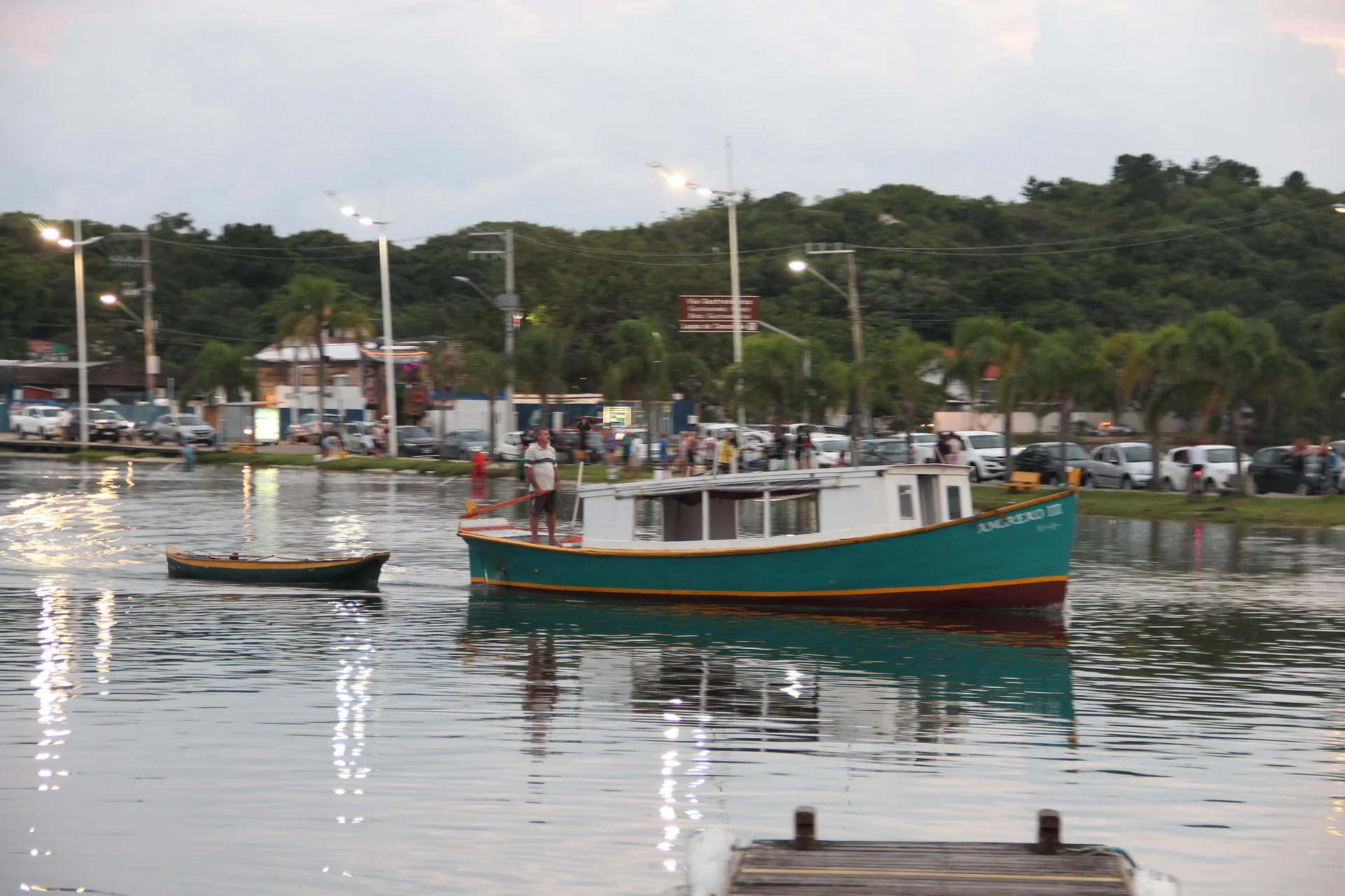 Um grande barco — Florianopolis (Brésil)