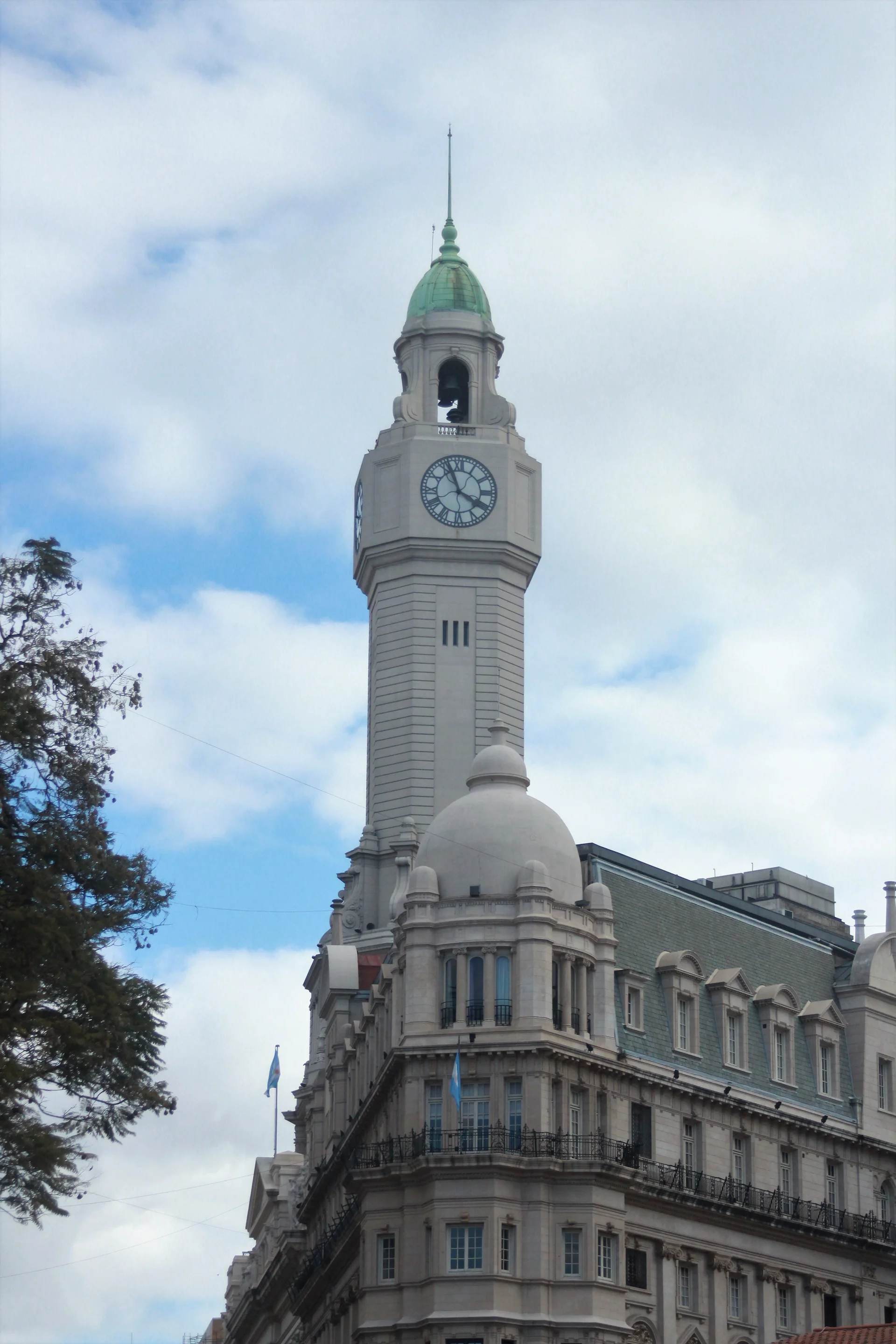 Reloj de la Legislatura de la Ciudad Autónoma de Buenos Aires Reloj de la Legislatura de la Ciudad Autónoma de Buenos Aires — Buenos Aires (Argentine)