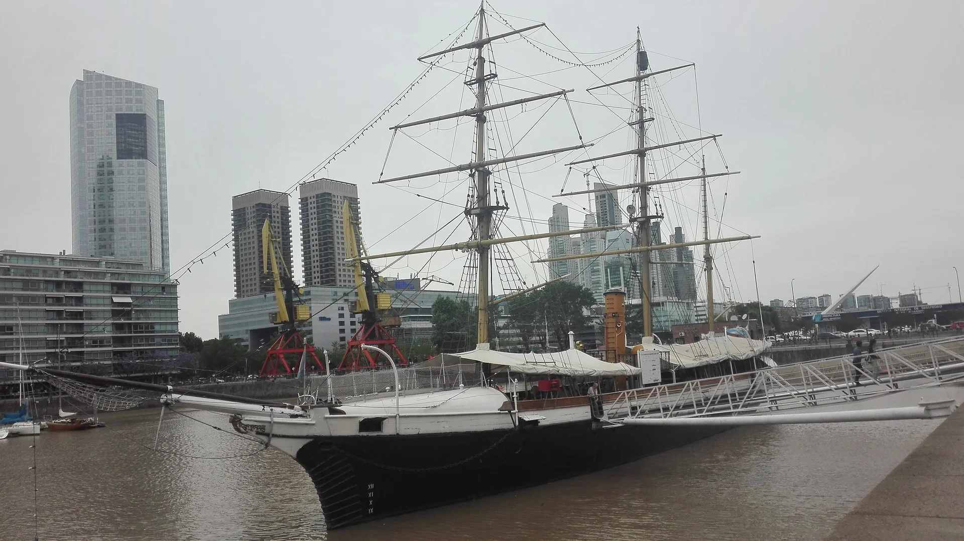 ARA Presidente Sarmiento ARA Presidente Sarmiento — Musée flottant - frégate Président Sarmiento (Argentine)