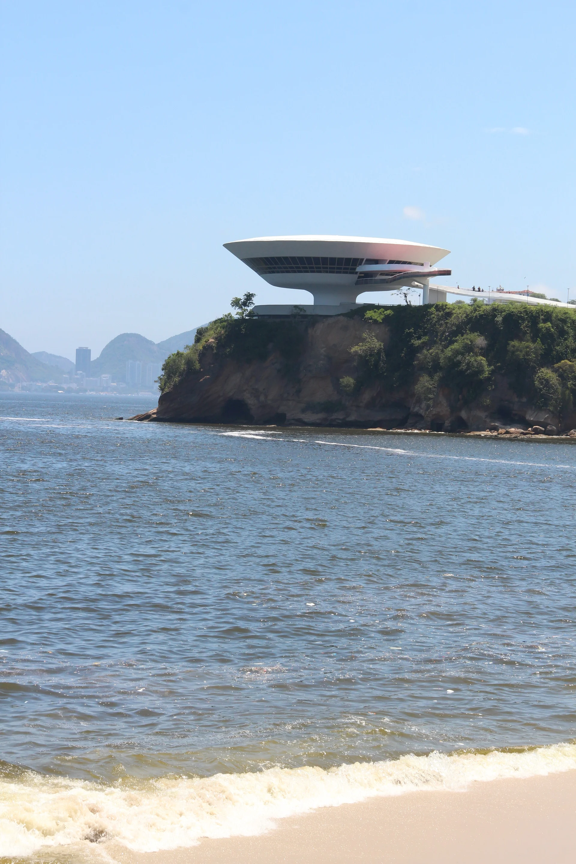 Museu — Musée d'art contemporain de Niterói (Brésil)
