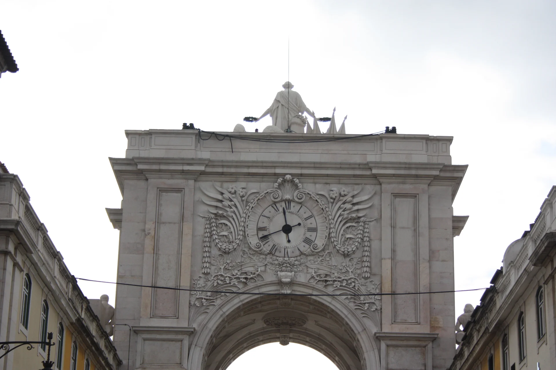 Um relógio Um relógio — Praça do Comércio (Portugal)
