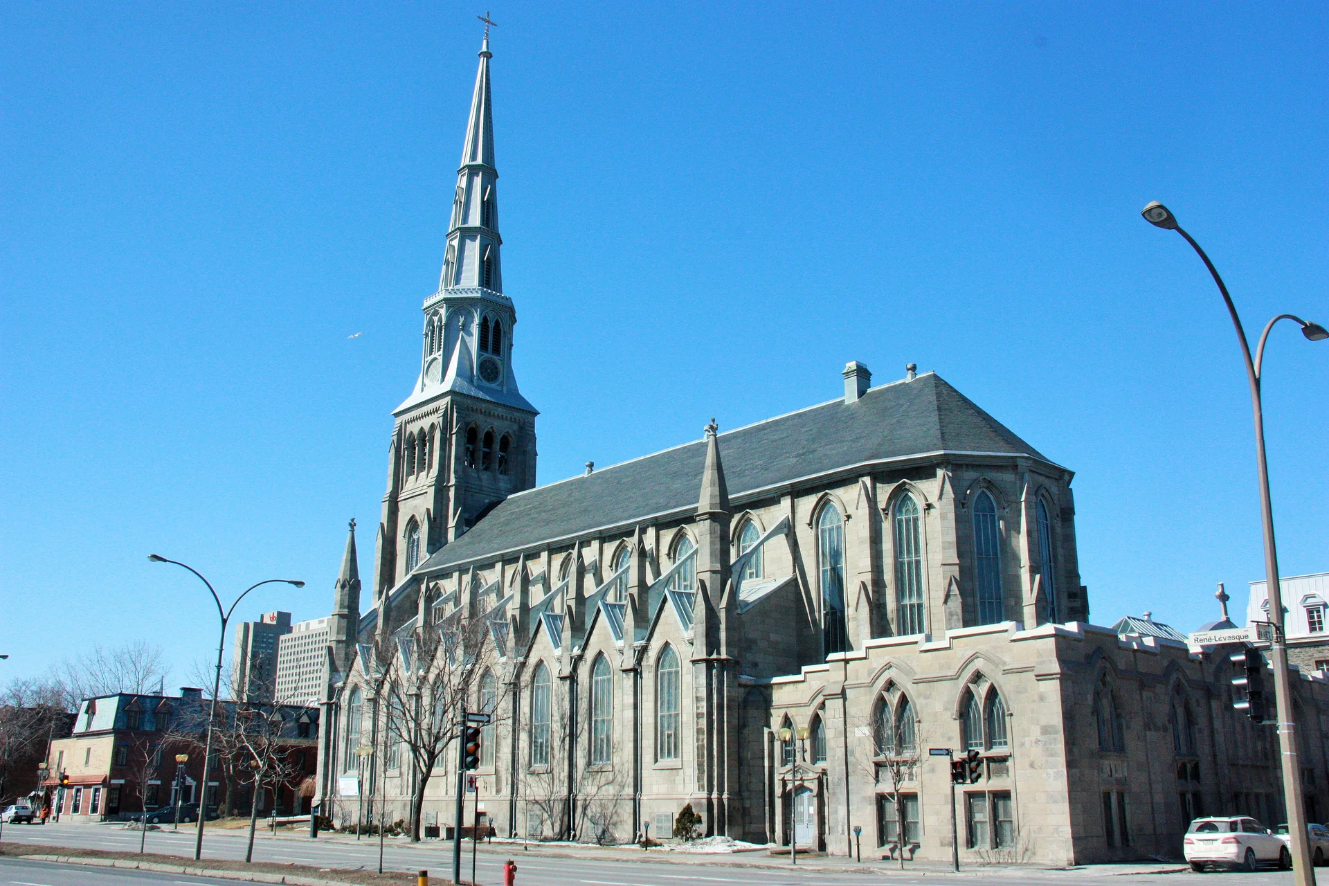 Église catholique Saint-Pierre-Apôtre — Église Saint-Pierre-Apôtre (Canada)