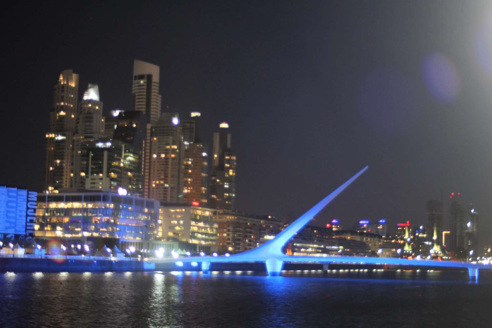 Puente de la Mujer Puente de la Mujer — Women's Bridge (Argentine)