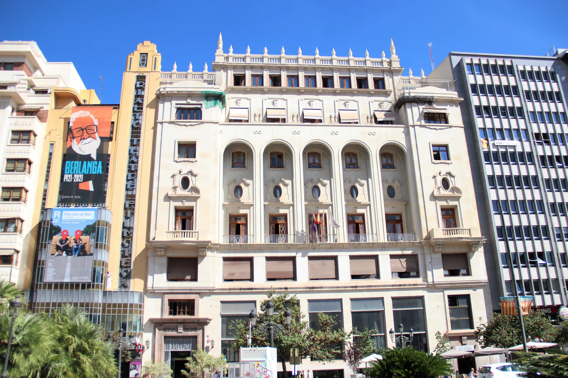 Plaça de l'Ajuntament — Place de la Mairie (Espagne)