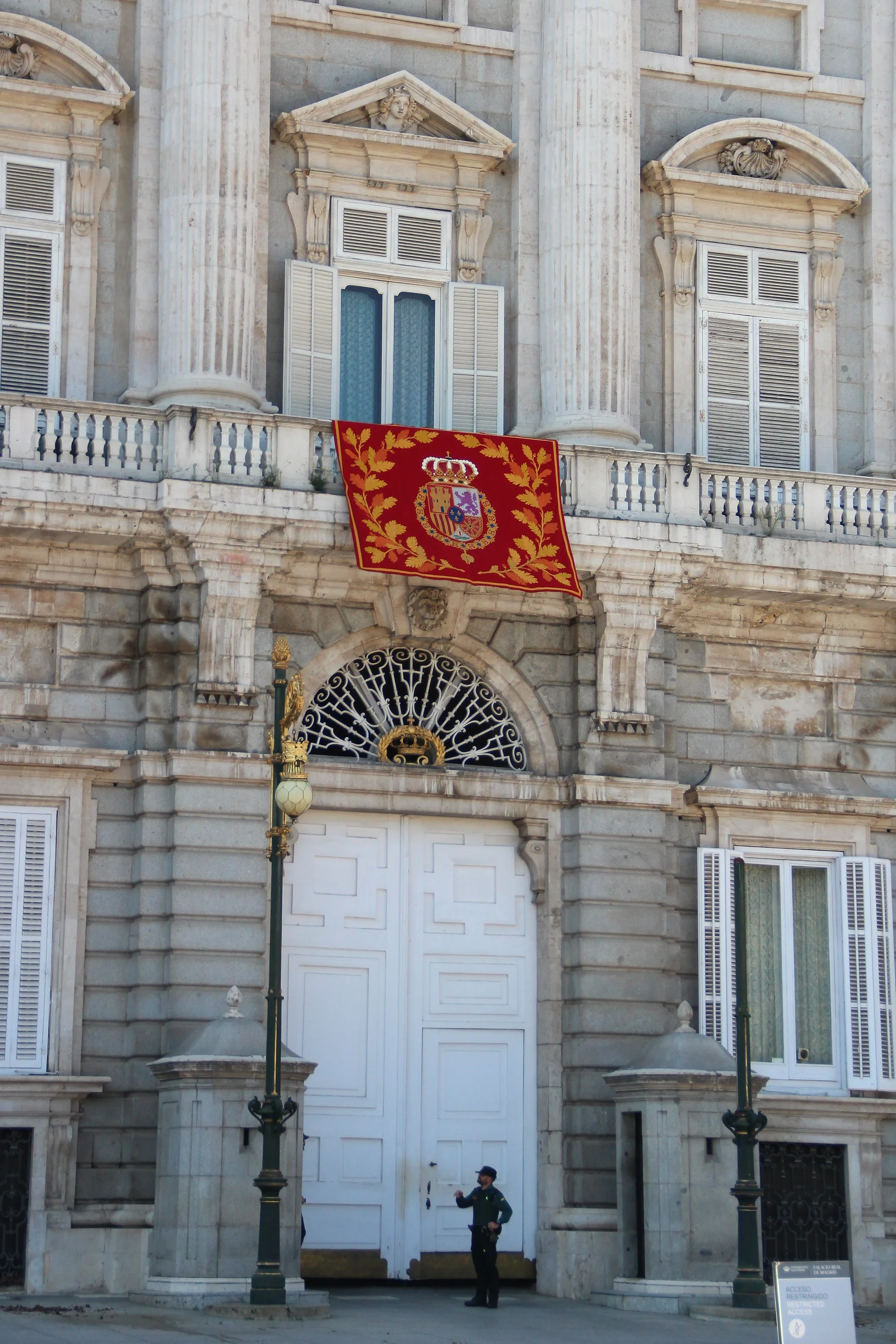 Palacio Real Palacio Real — Palais royal (Espagne)