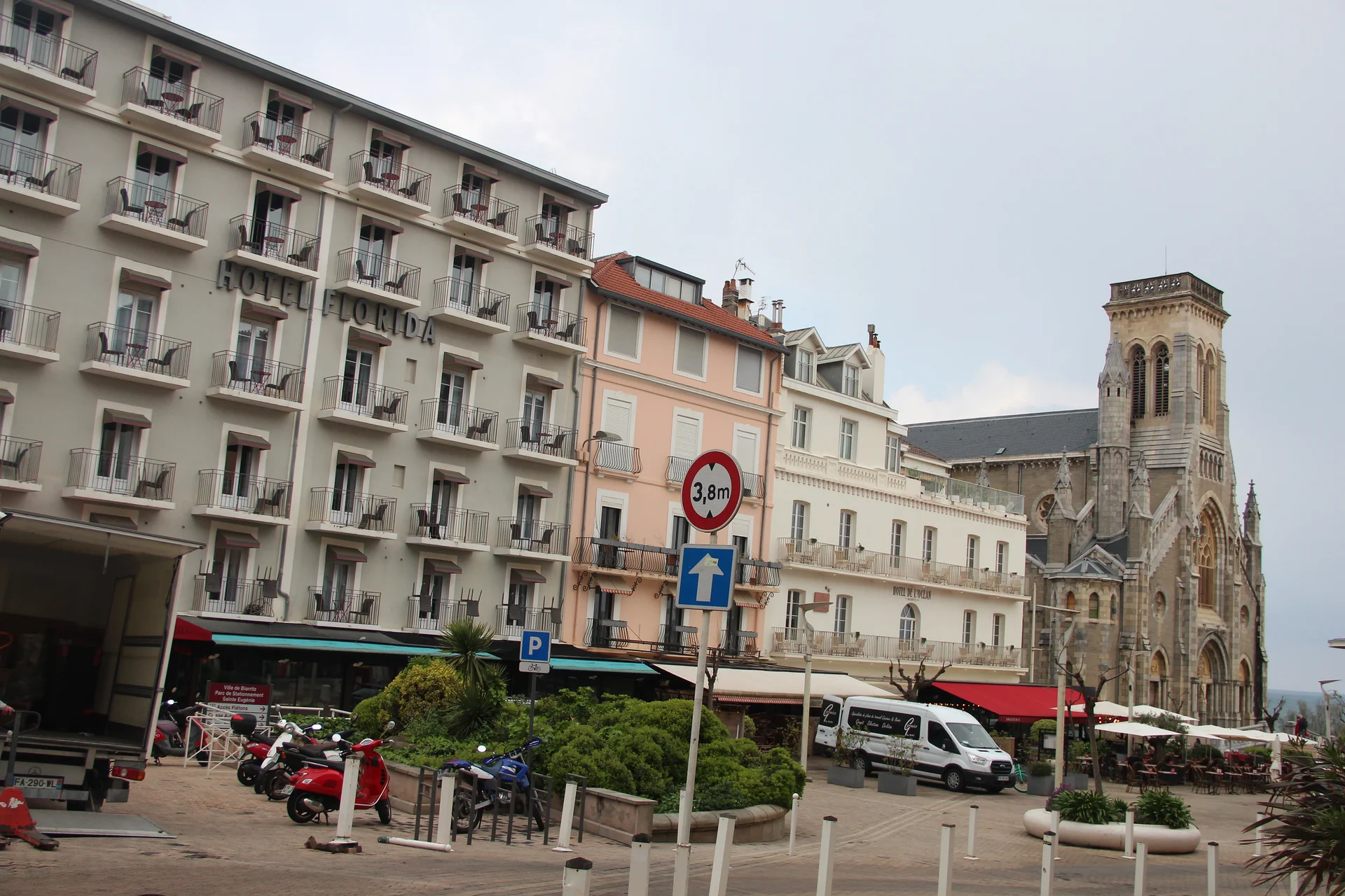 Place Sainte Eugenie — Église Sainte-Eugénie (France)