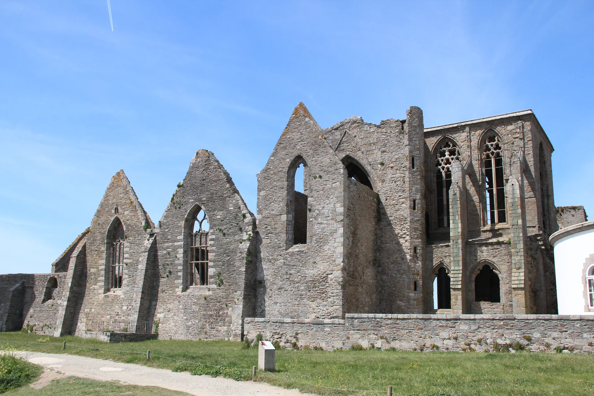 Abbaye Saint-Mathieu de Fine-Terre — Phare de Pointe Saint-Mathieu (France)