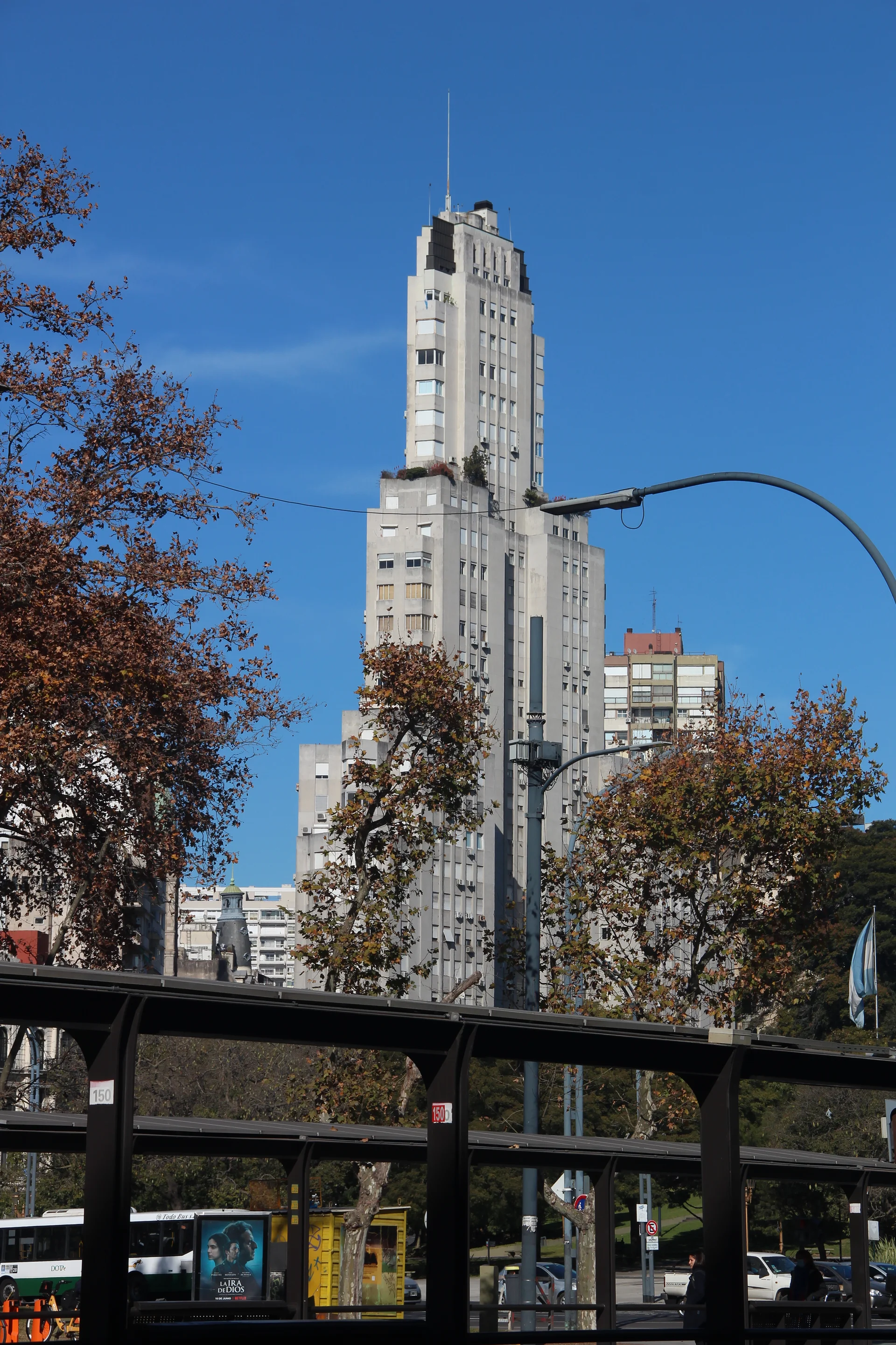 Edificio Kavanagh Edificio Kavanagh — Edificio Kavanagh (immeuble résidentiel) (Argentine)