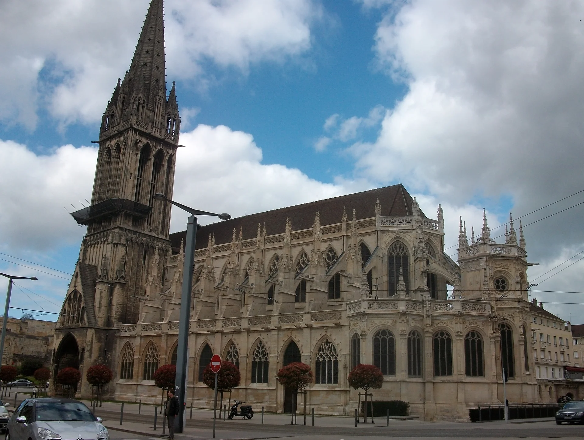 Eglise Saint Pierre Eglise Saint Pierre — Église Saint-Pierre (France)
