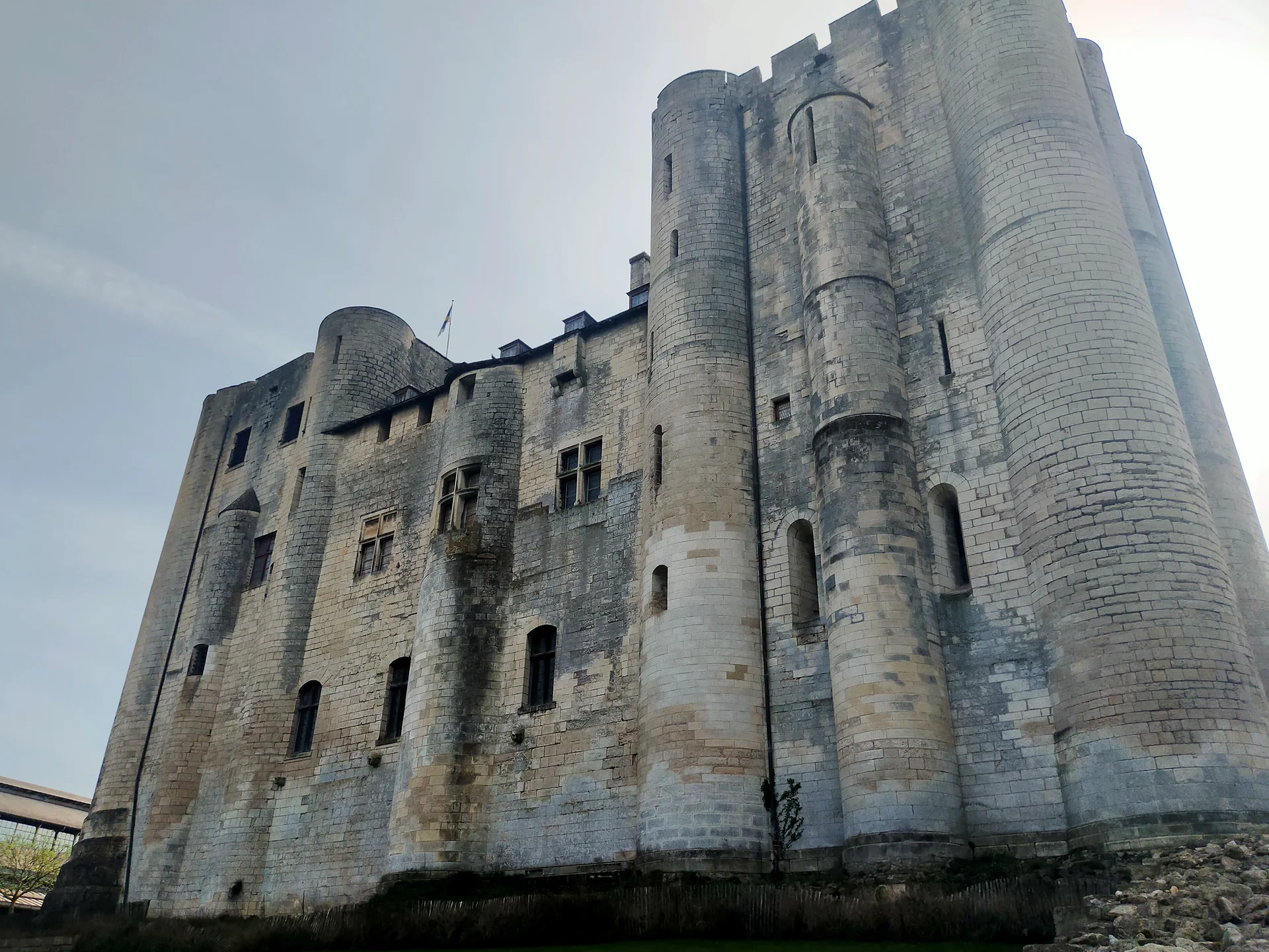 Château de Niort Château de Niort — Château de Niort (France)