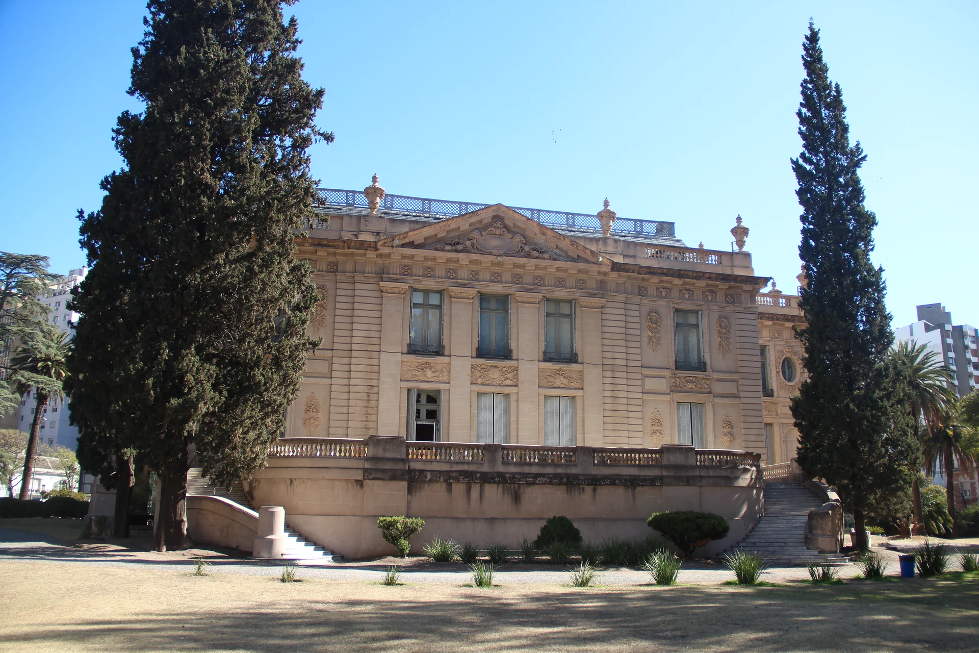 Palacio Ferreyra Palacio Ferreyra — Palacio Ferreyra (Argentine)