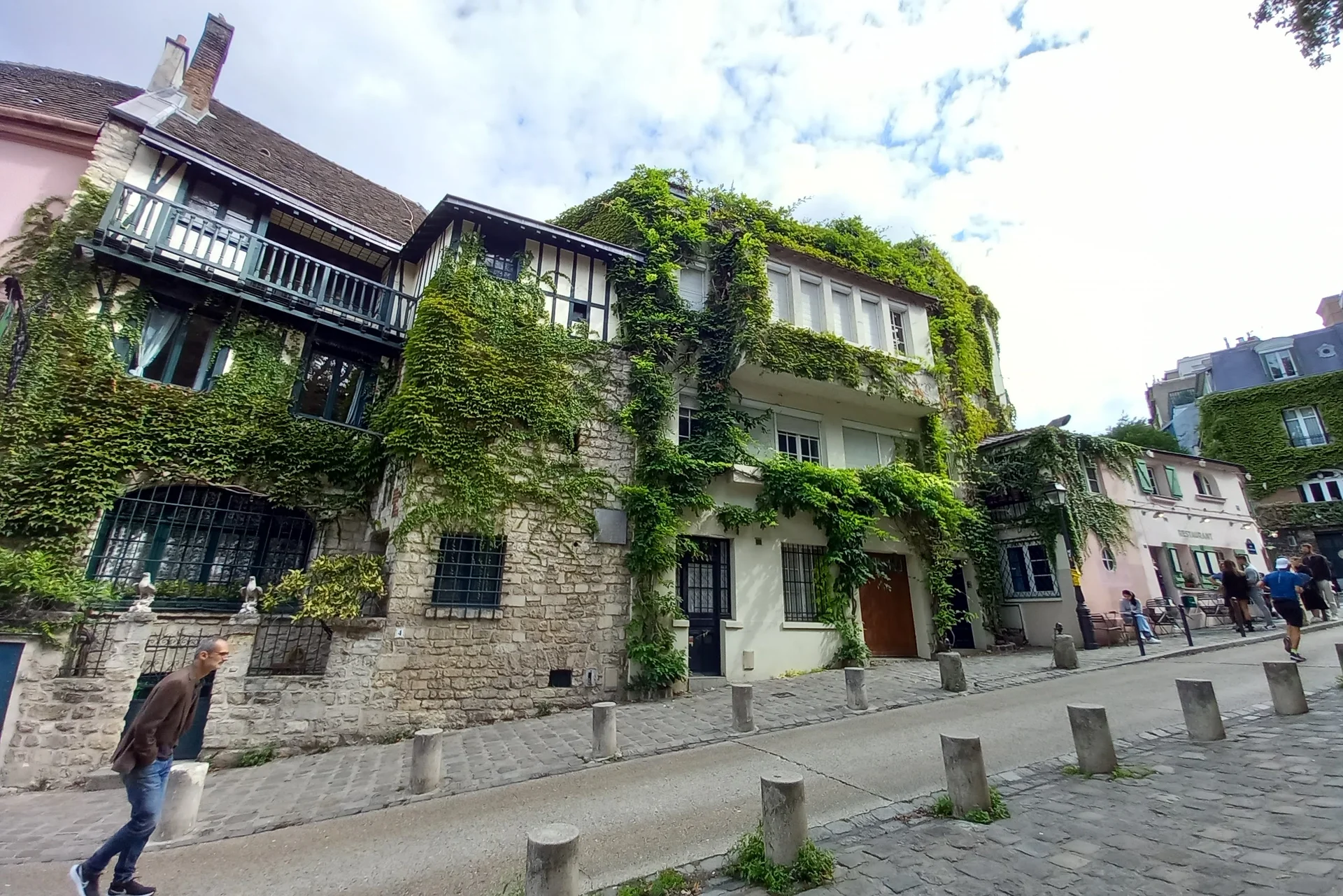 Rue de l'abreuvoir — Paris (France)