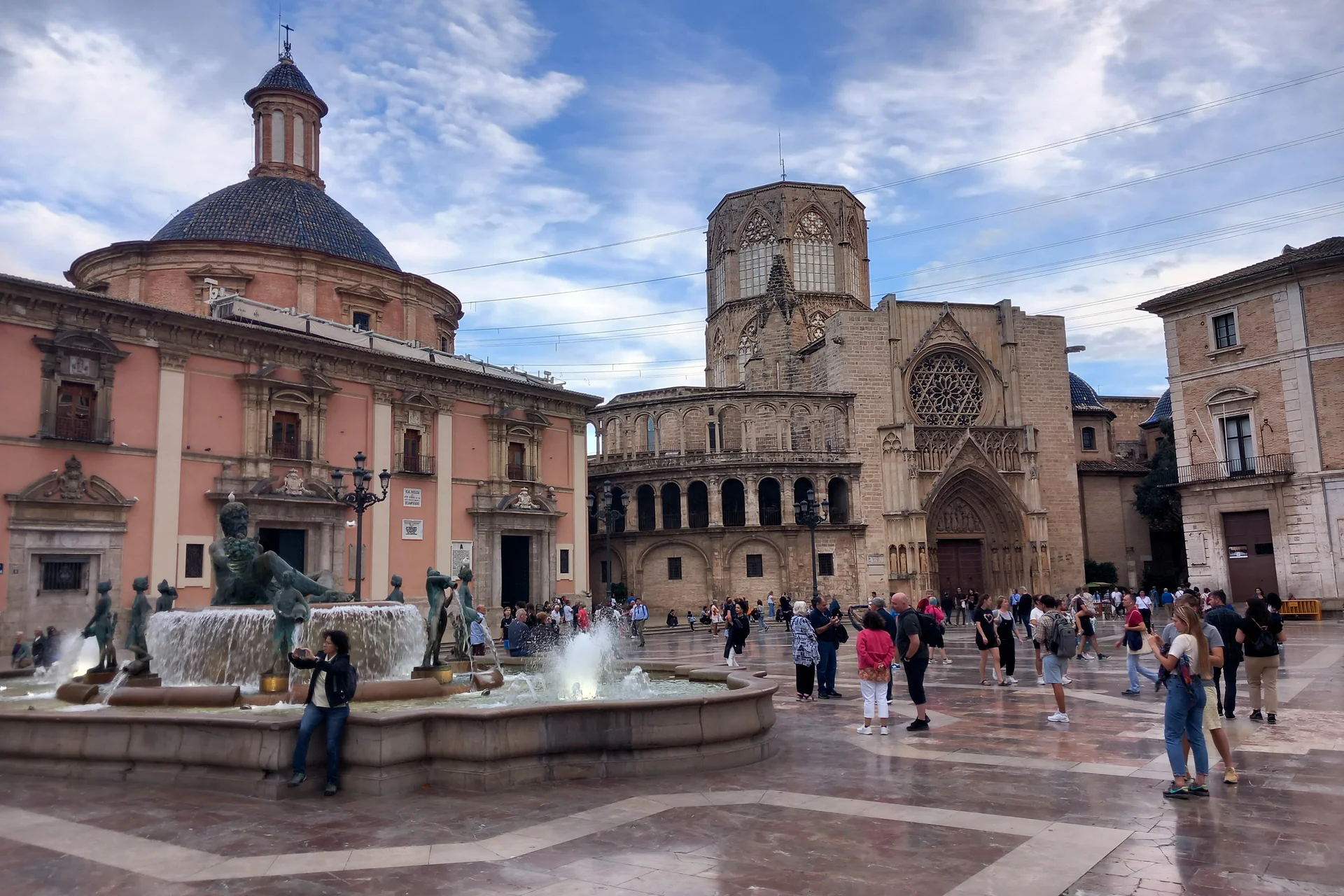Enfin arrivé Enfin arrivé — Basilique de la Vierge des désemparés (Espagne)