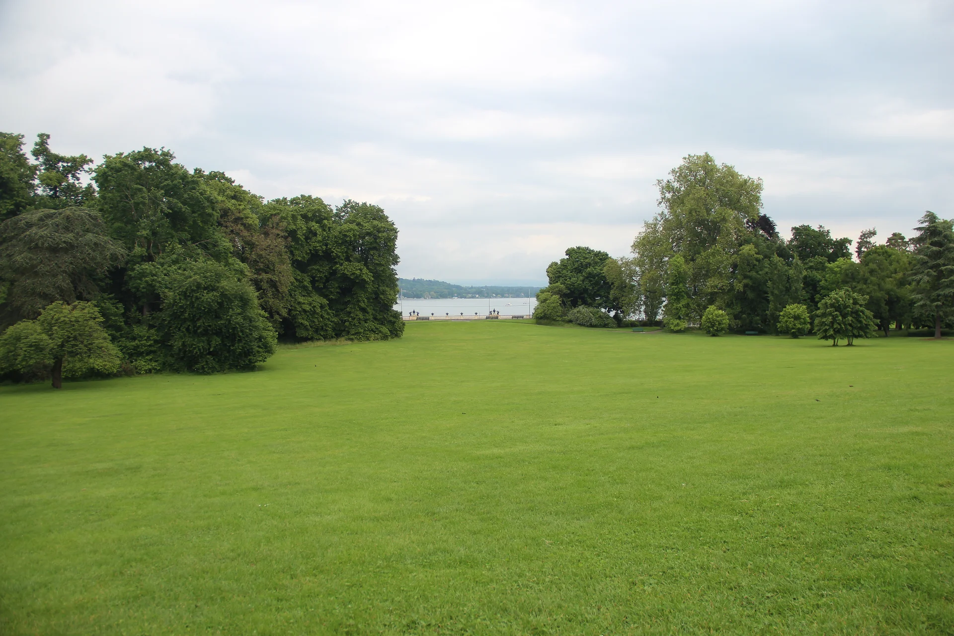 Parc La Grange Parc La Grange — La Grange Park (Suisse)