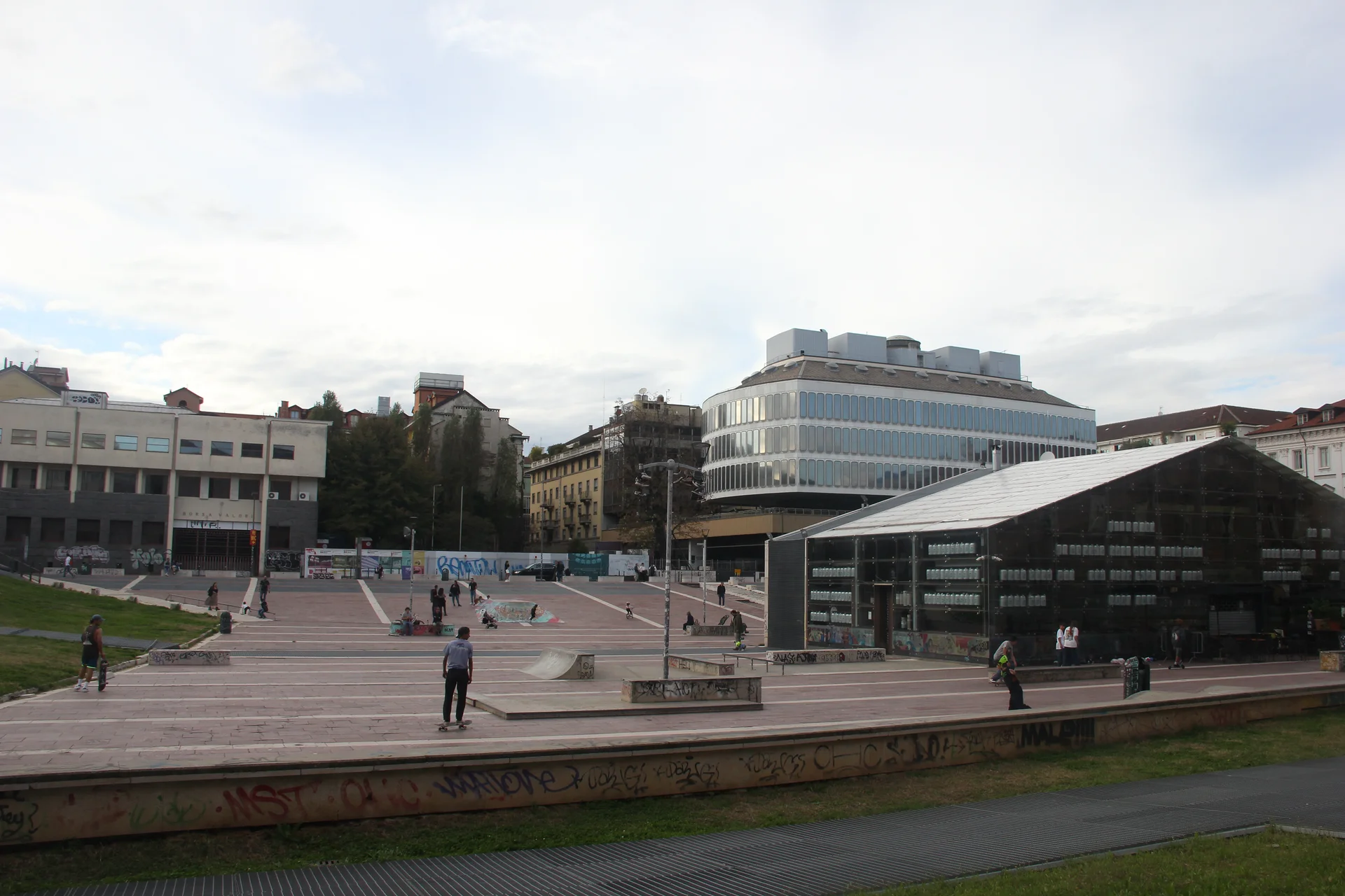 Piazzale Valdo Fusi — Turin (Italie)