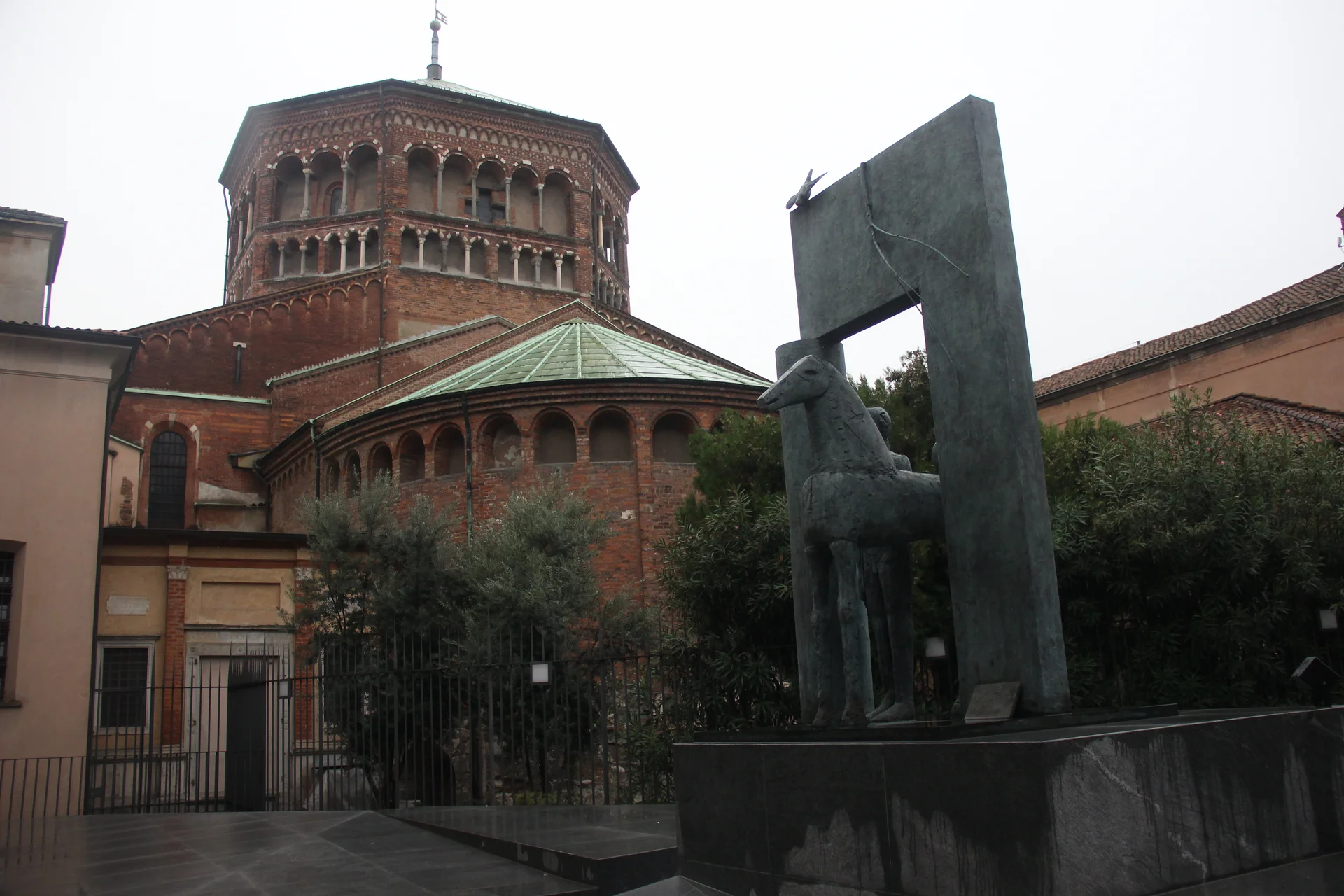 Basilica di Sant' Ambrogio — Basilica di Sant'Ambrogio (Italie)